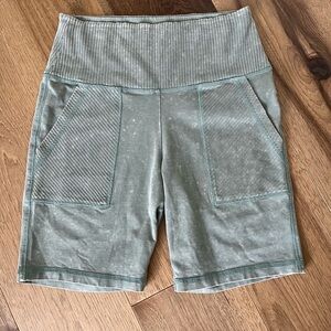 Aerie Chill Play Move Sage Green Acid Wash Bike Shorts - Size M